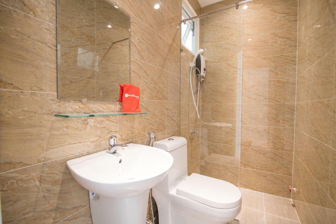Reddoorz Near Xo Viet Nghe Tinh Street Khách sạn TP. Hồ Chí Minh